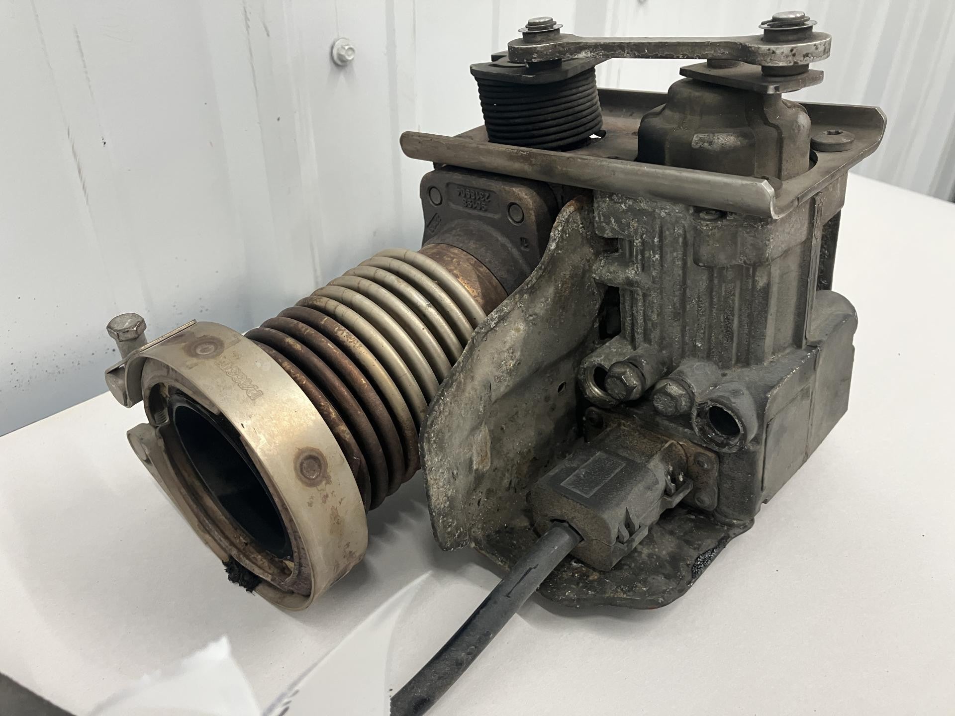 egr valve paccar mx series